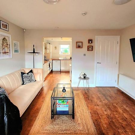 Modern 5 Bedroom Townhouse With Free Parking Glasgow Extérieur photo