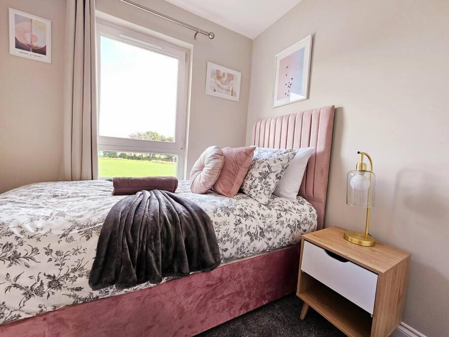 Modern 5 Bedroom Townhouse With Free Parking Glasgow Extérieur photo