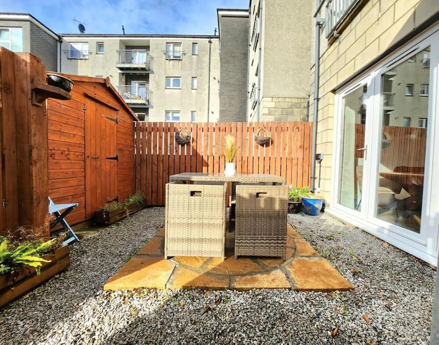Modern 5 Bedroom Townhouse With Free Parking Glasgow Extérieur photo