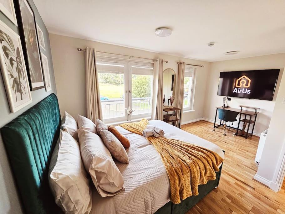 Modern 5 Bedroom Townhouse With Free Parking Glasgow Extérieur photo