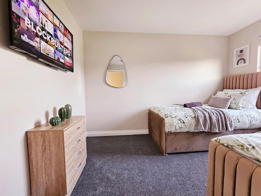Modern 5 Bedroom Townhouse With Free Parking Glasgow Extérieur photo