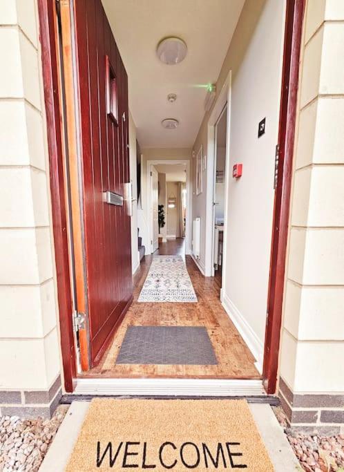 Modern 5 Bedroom Townhouse With Free Parking Glasgow Extérieur photo