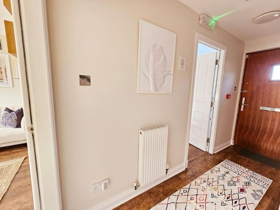 Modern 5 Bedroom Townhouse With Free Parking Glasgow Extérieur photo