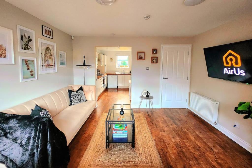 Modern 5 Bedroom Townhouse With Free Parking Glasgow Extérieur photo