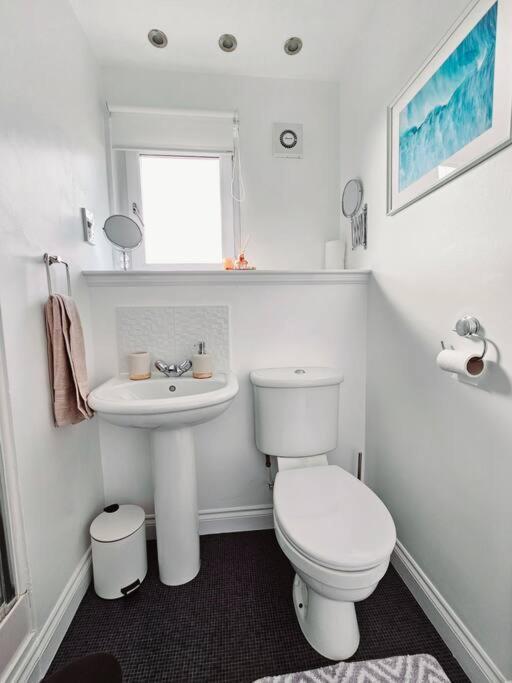 Modern 5 Bedroom Townhouse With Free Parking Glasgow Extérieur photo