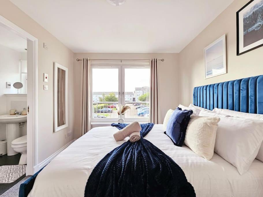 Modern 5 Bedroom Townhouse With Free Parking Glasgow Extérieur photo