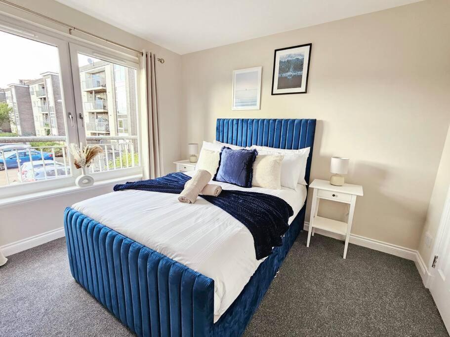 Modern 5 Bedroom Townhouse With Free Parking Glasgow Extérieur photo