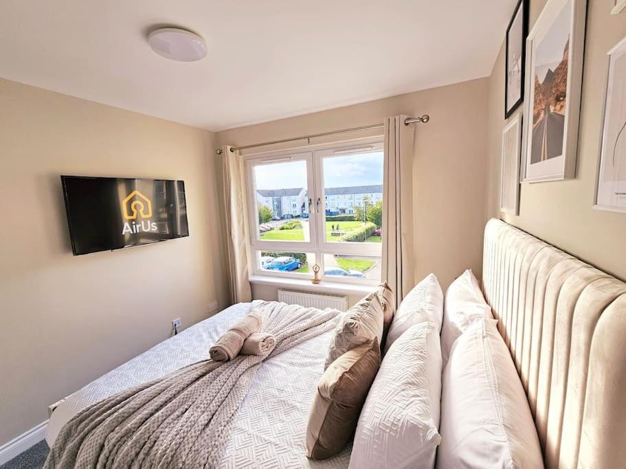 Modern 5 Bedroom Townhouse With Free Parking Glasgow Extérieur photo