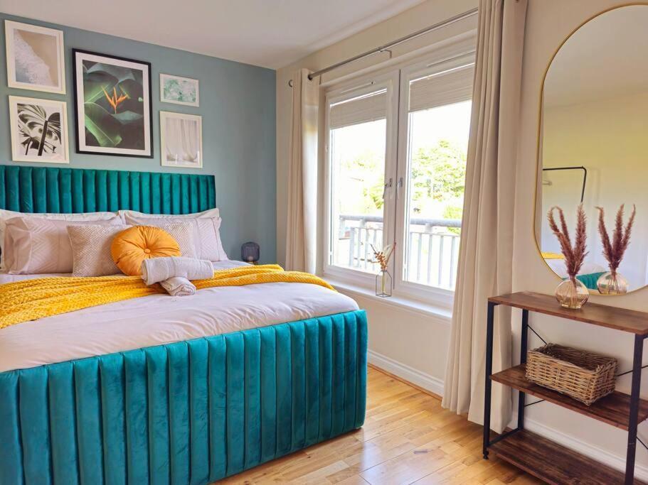 Modern 5 Bedroom Townhouse With Free Parking Glasgow Extérieur photo