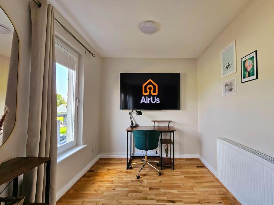 Modern 5 Bedroom Townhouse With Free Parking Glasgow Extérieur photo